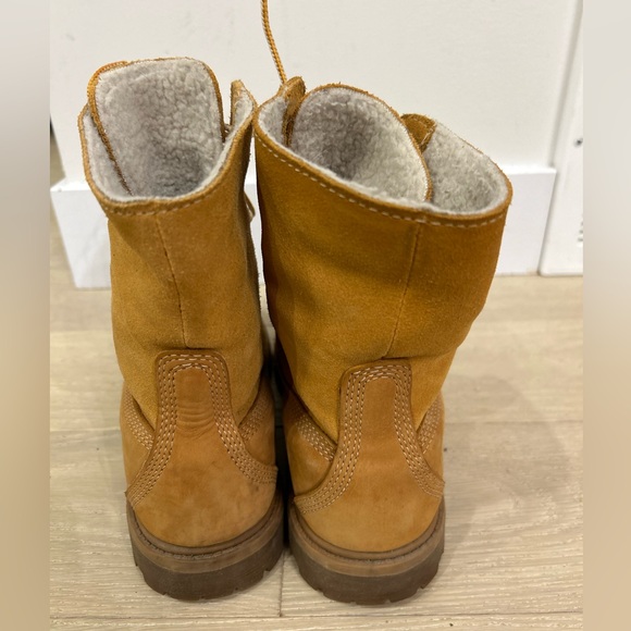 Timberland Wheat Nubuck Lace-Up Boots - Picture 6 of 9